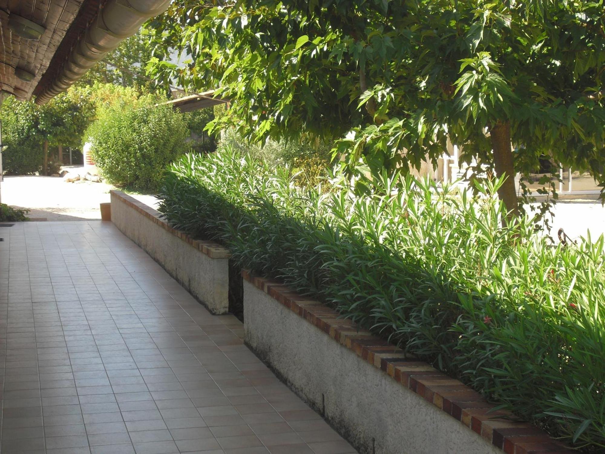 Le Provence Hotel Gemenos Exterior photo